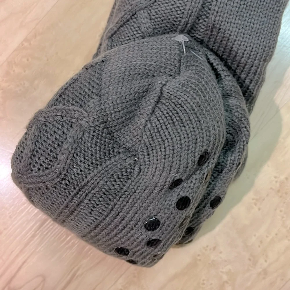 NWT Men's Fuzzy Babba Cable Knit Sherpa-Lined Socks, Non-Skid, Dark Grey